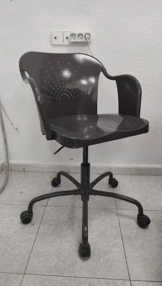 Sillón Ikea ROBERGET gris metal