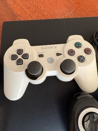 PlayStation 3 con 2 controller e giochi