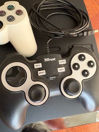PlayStation 3 con 2 controller e giochi