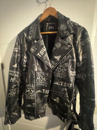 Chaqueta Zara Negra Estampada