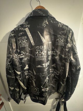 Chaqueta Zara Negra Estampada