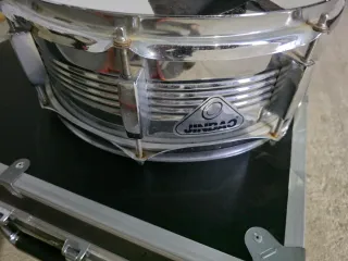 Caja de batería acústica cromada