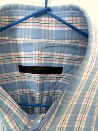 2 Camisas ( 1 Marca Ungaro muy poco uso.