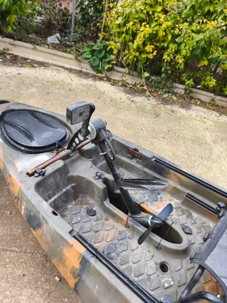 Kayak de pedales camuflaje