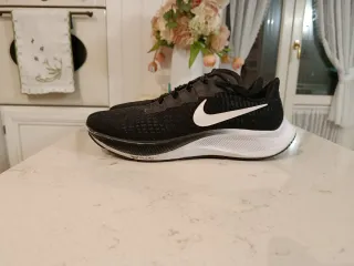 Nike Zoom Pegasus 37 Uomo Nero Bianco
