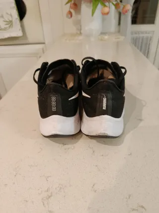 Nike Zoom Pegasus 37 Uomo Nero Bianco