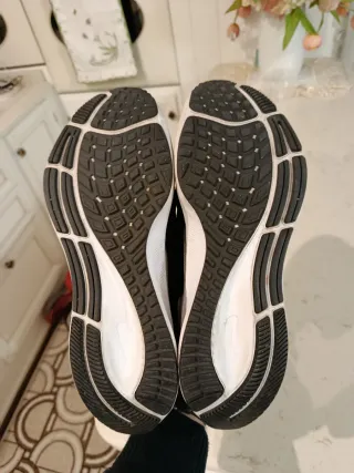 Nike Zoom Pegasus 37 Uomo Nero Bianco