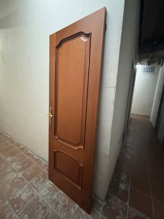Puerta de madera interior