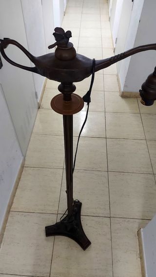 Lámpara de cobre estilo tetera