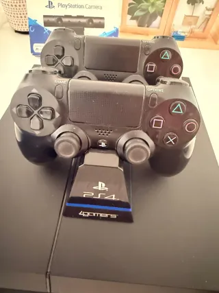 PS4 + 10 Juegos + 2 Mandos + Cámara + Micros