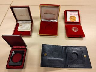 Cajas de madera para monedas (sin monedas)