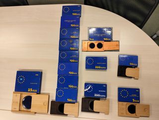 Cajas de madera para monedas (sin monedas)