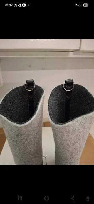 Stivali invernali grigi e neri con cuore