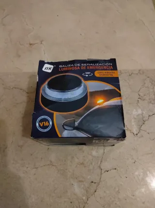 Baliza Luminosa de Emergencia V16. NO homologada.