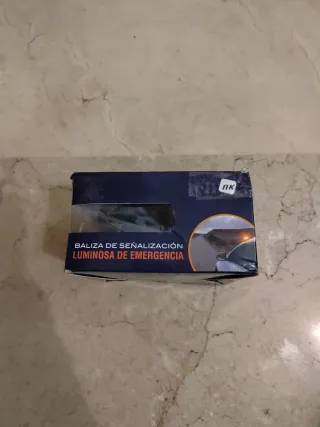 Baliza Luminosa de Emergencia V16. NO homologada.