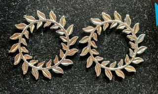 Pendientes Aro Hojas Plateados