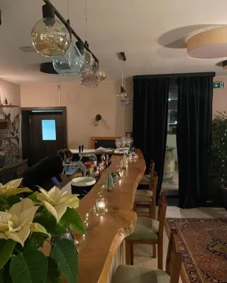 Mesas altas para hostelería con taburete