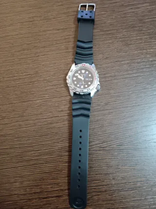 Seiko 7n36-6A40 Scuba Diver's 200M Quartz Vintage