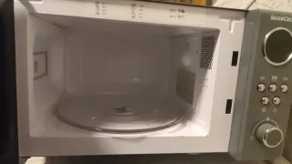 Microondas SilverCrest gris
