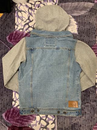 Cazadora Vaquera con Capucha Gris