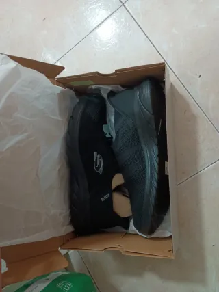 Skechers Mujer Talla 41 Negro