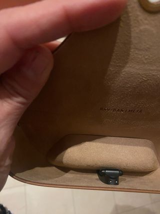 Estuche de Carga Ray-Ban Meta Marrón. Sin gafas.