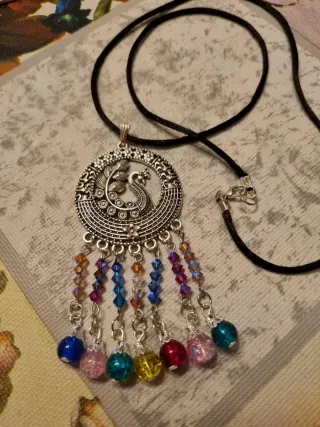 Collana con ciondolo pavone e perline