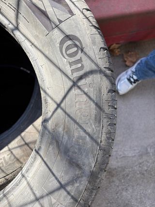 4 Neumáticos Continental 215/65 R 16