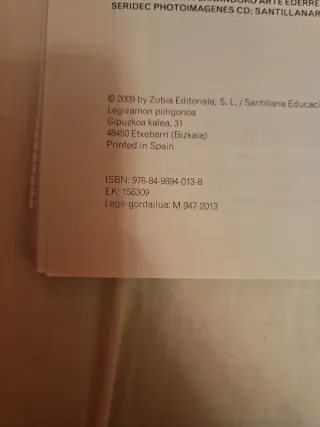 Euskara eta literatura 1. Batxilergoa liburua.