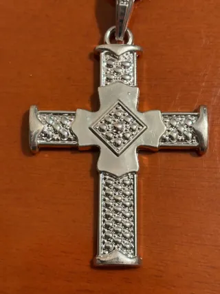 Gran colgante de cruz con cadena