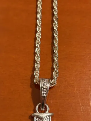 Gran colgante de cruz con cadena