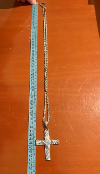 Gran colgante de cruz con cadena