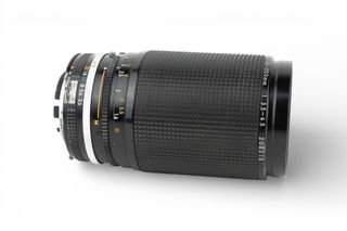 Obiettivo Nikon Zoom-Nikkor 35-200mm f/3.5-4.5