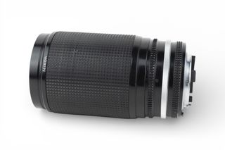 Obiettivo Nikon Zoom-Nikkor 35-200mm f/3.5-4.5