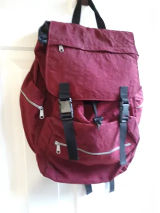 Mochila estilo vintage burdeos