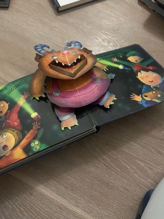 Cuento ¿Estás ahi monstruo?. Editorial Bruño