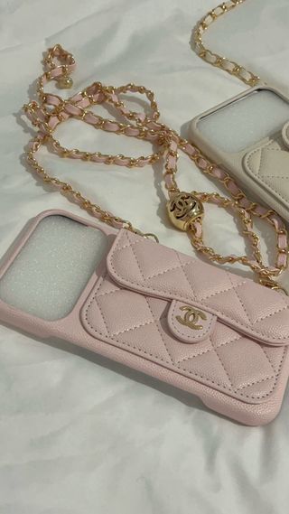 Funda iPhone 17 Pro Max Chanel