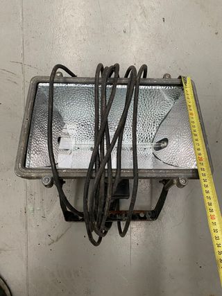 FOCO ALUMBRADO LUZ OBRA CALLE PARCELA MERENDERO