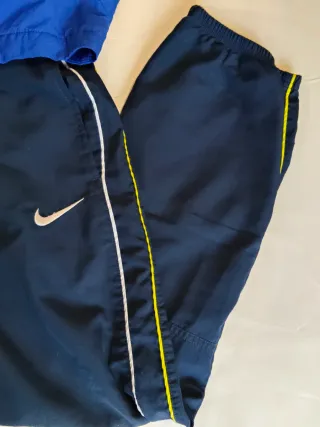 Chándal Nike tactel Talla 11/12 + 2 camisetas