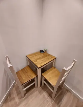 Mesas altas para hostelería con taburete