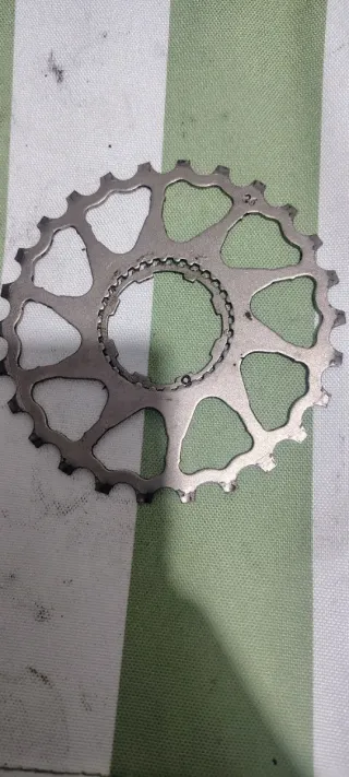 Cassetta Campagnolo 9v con corona non originale