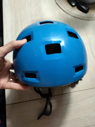 Patines en línea  27/30 con protecciones y casco