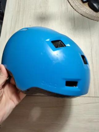 Patines en línea  27/30 con protecciones y casco