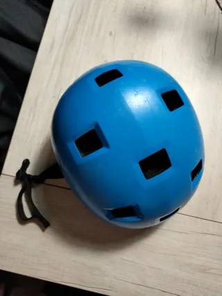 Patines en línea  27/30 con protecciones y casco