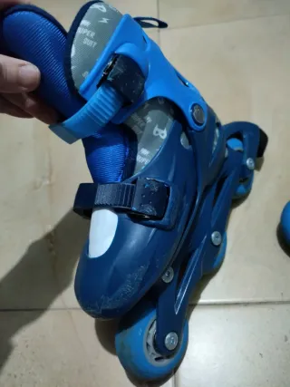 Patines en línea  27/30 con protecciones y casco