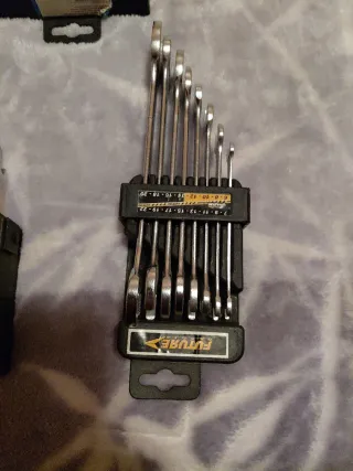 Juego de llaves de mecánica multiusos