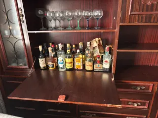 Mueble de salón antiguo madera y cristal