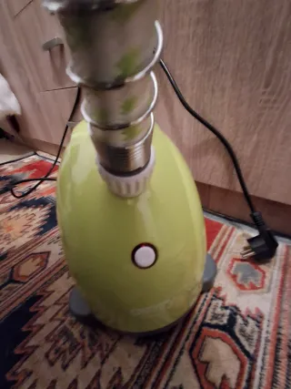 Plancha vertical con soporte y 1,3L