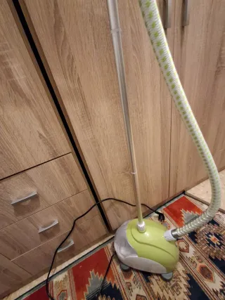 Plancha vertical con soporte y 1,3L