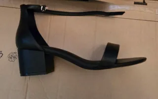 Sandalias tacón doble tira negras